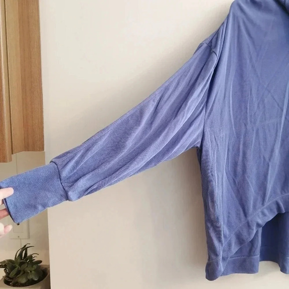 Free People Movement Ribbed Cowl Neck Cropped Ruched Arm Oversize XS - Picture 4 of 16